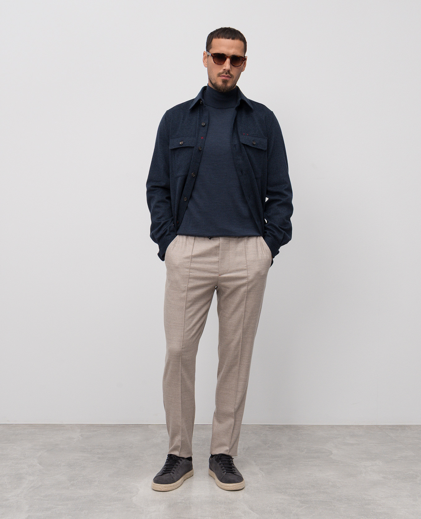 

Beige wool pants ISAIA