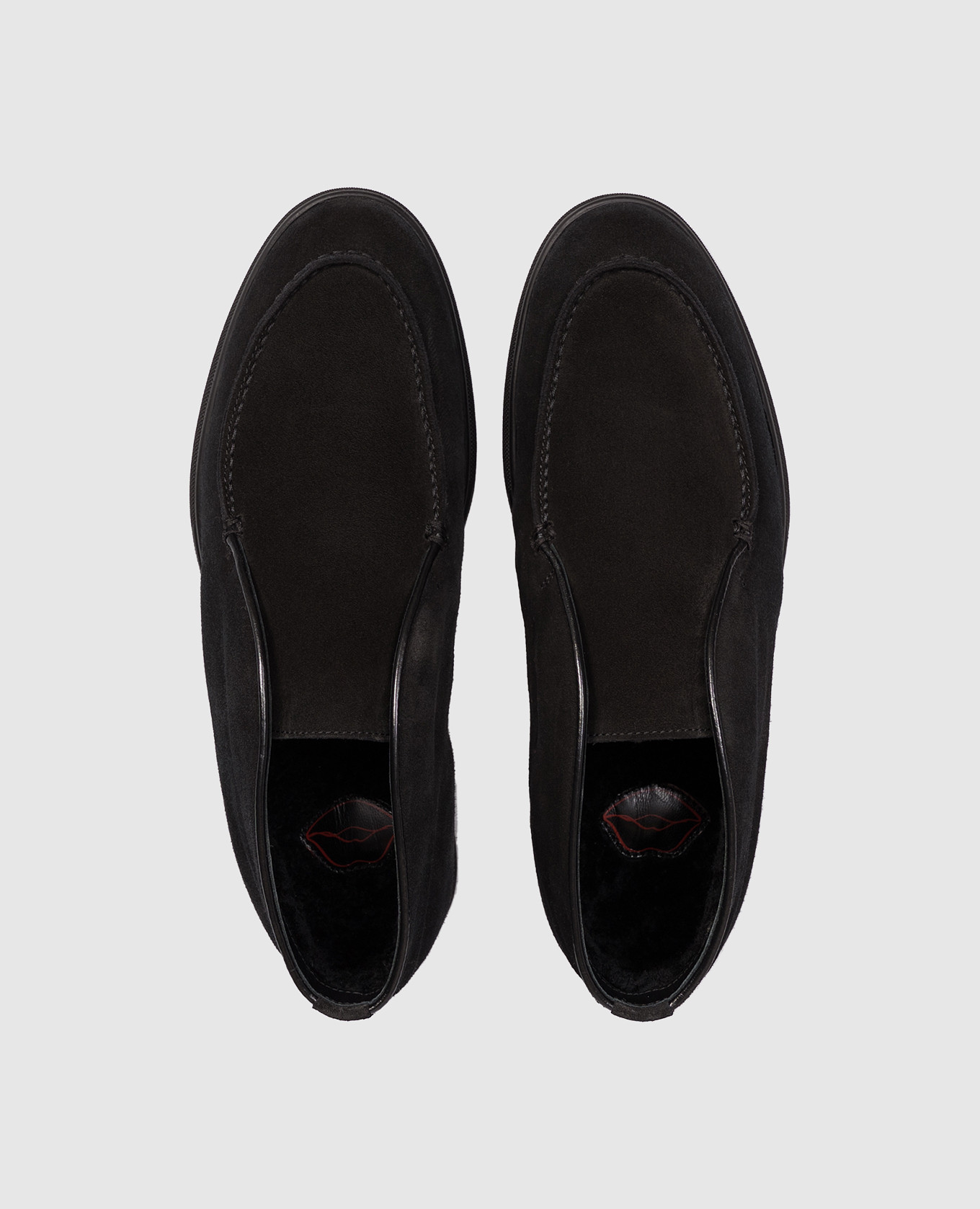 

Black suede deserts with fur Babe Pay Pls