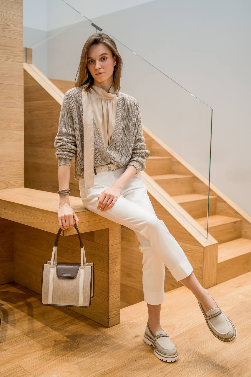 

White chinos with brand patch Peserico