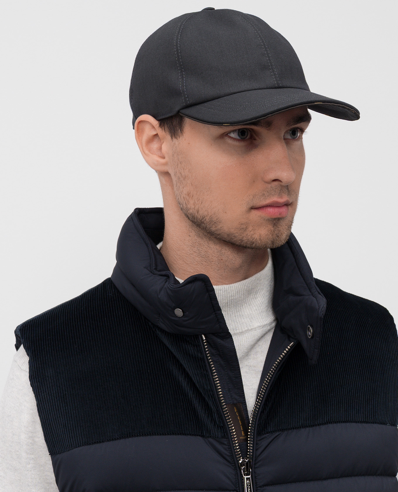 

ROBINSON gray cap MooRER, Grey
