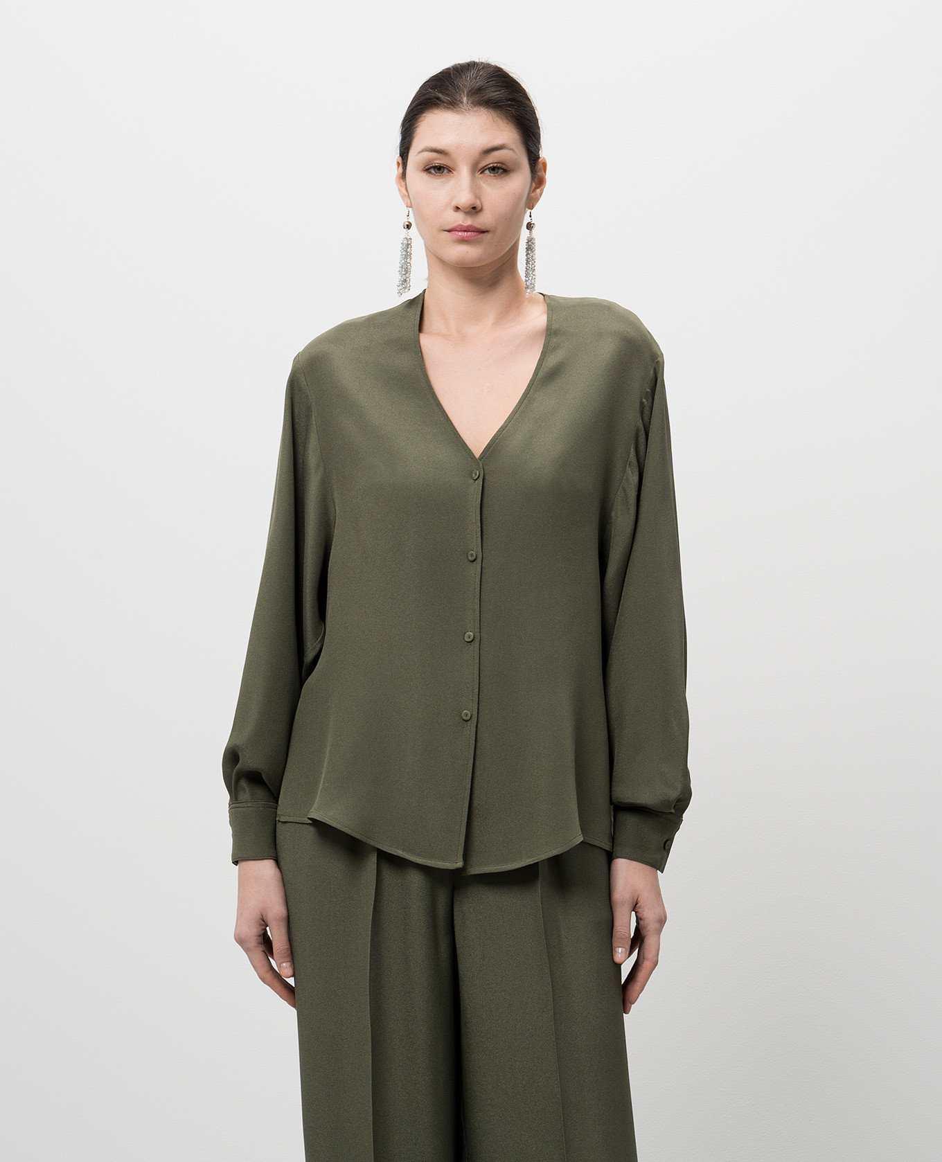 

Green blouse LENTINULA with silk Momoni