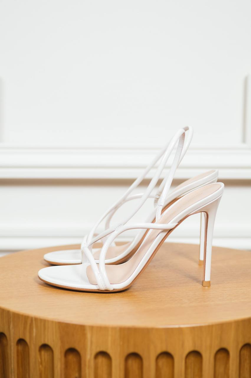 

Beige leather sandals Gianvito Rossi