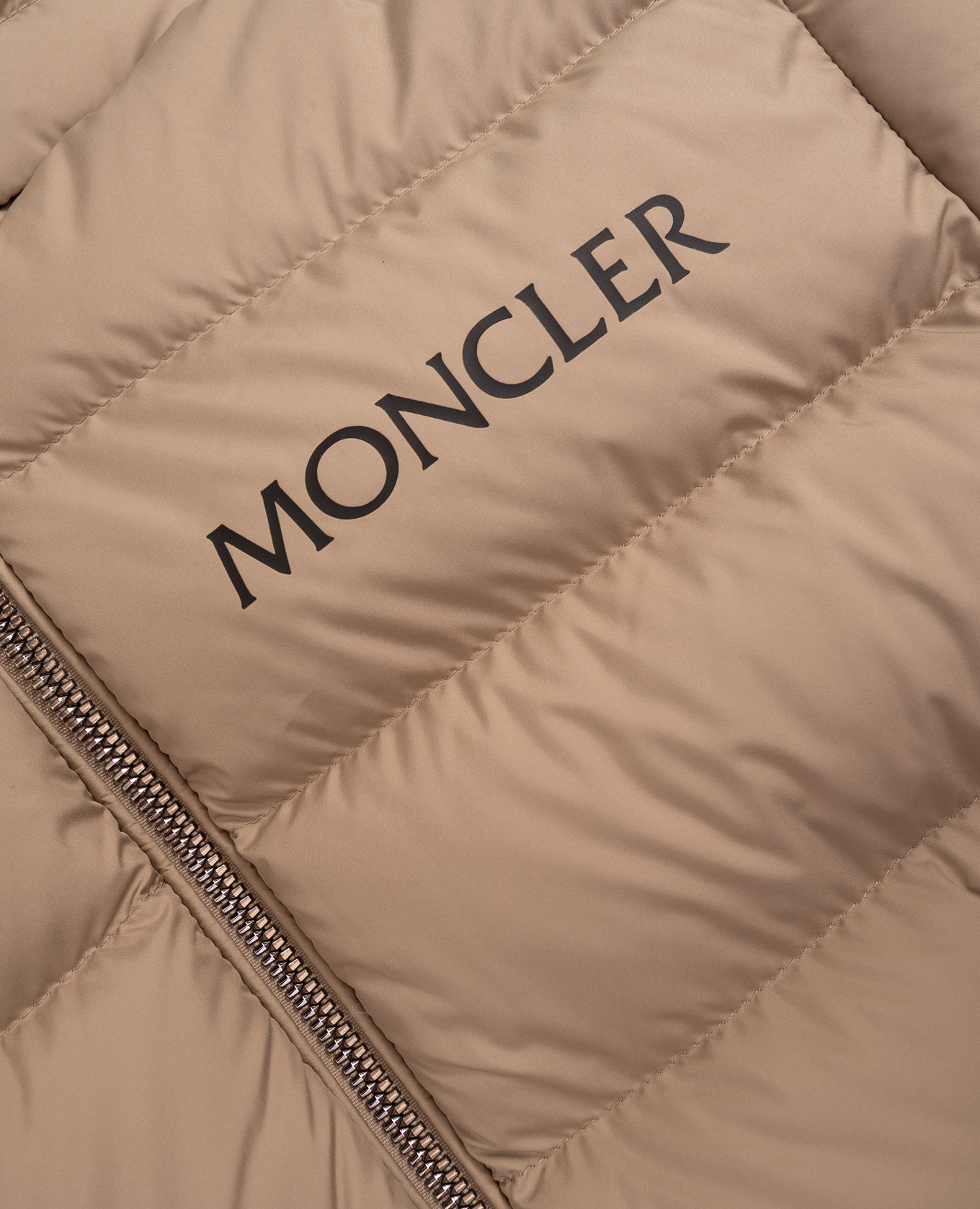 

Children's beige down jacket with logo Moncler ENFANT