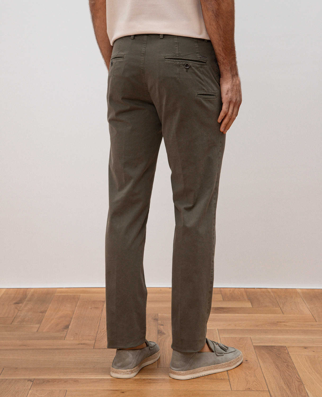 

Green chinos with logo Peserico
