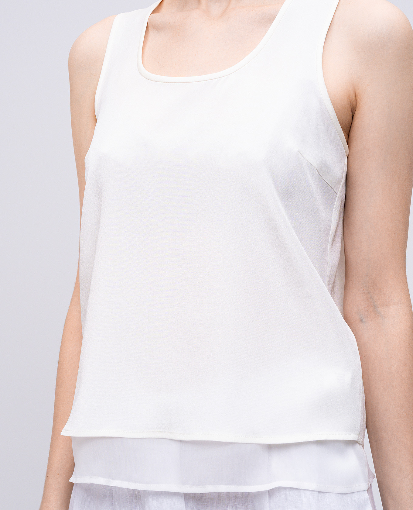 

Beige silk top Peserico