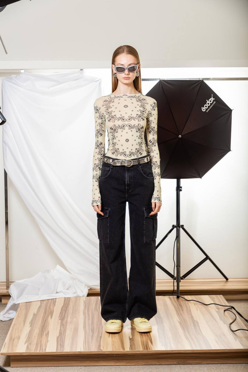 

Minka black cargo jeans AGOLDE