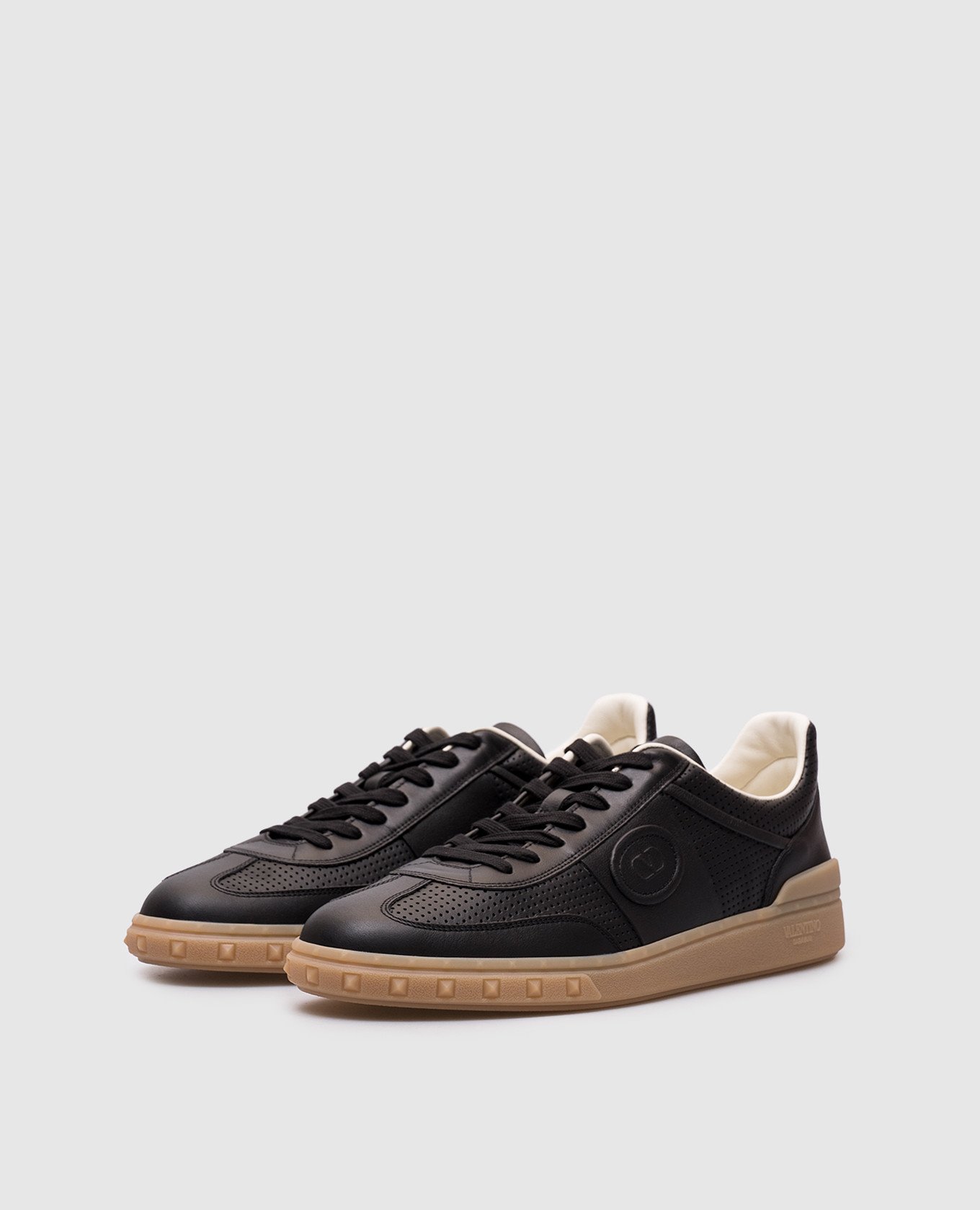 

Black leather sneakers Upvillage Valentino