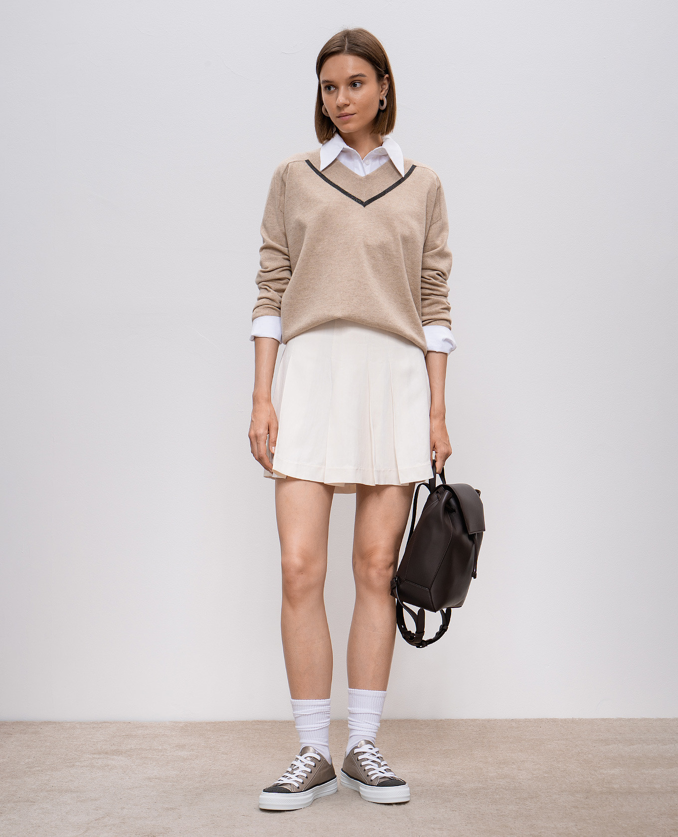

Beige cashmere pullover with monil chain Brunello Cucinelli