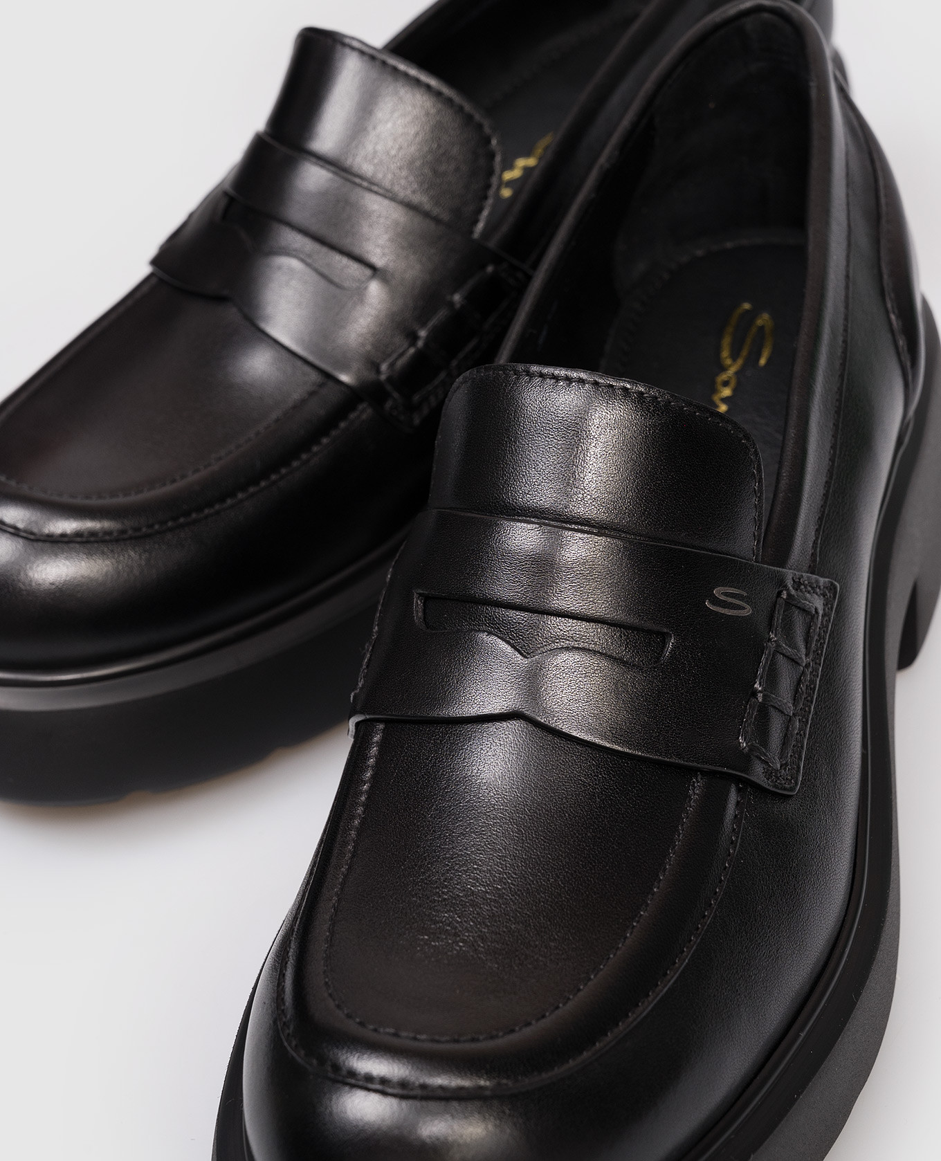 

Black leather loafers with logo Santoni