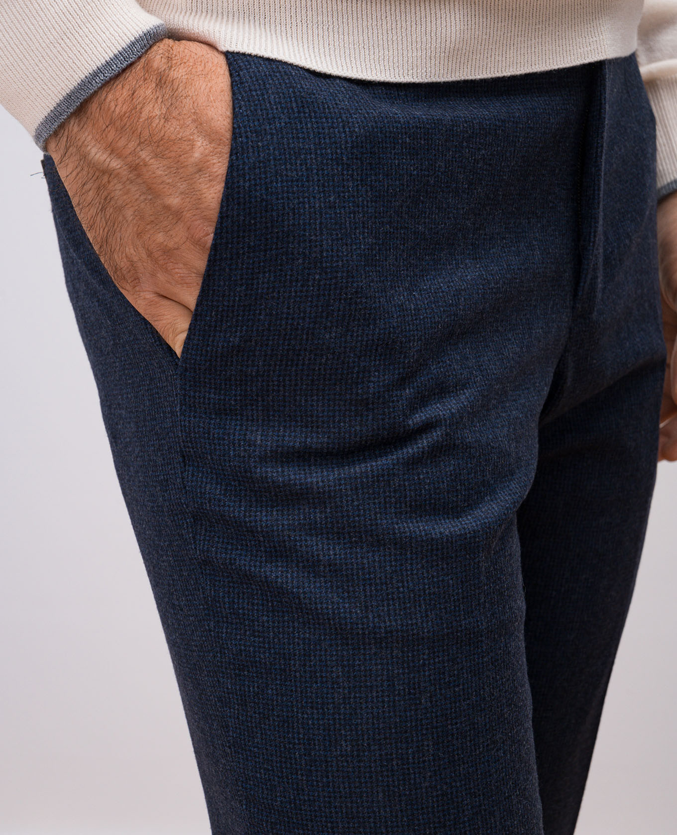 

Blue trousers made of wool in a woven pattern Incotex