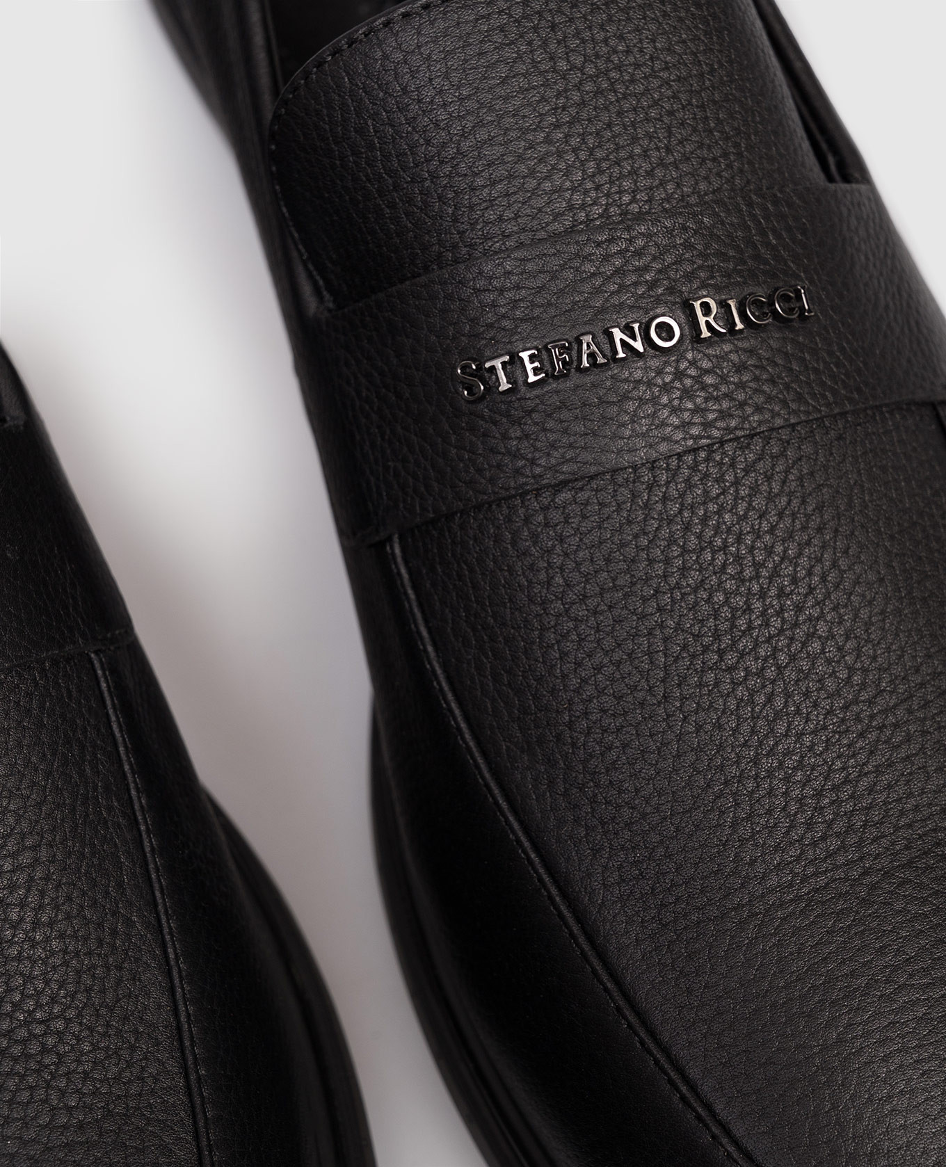 

Black leather loafers with logo Stefano Ricci