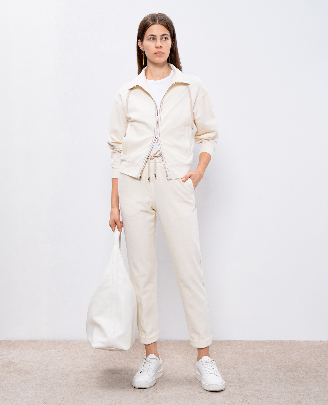

White pants with monil chain Peserico