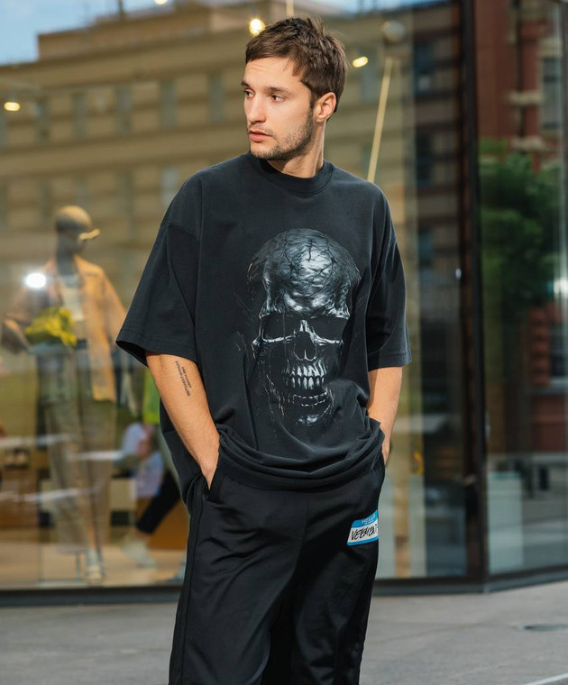 Vetements - Black t-shirt with a print UA65TR570B - shop with