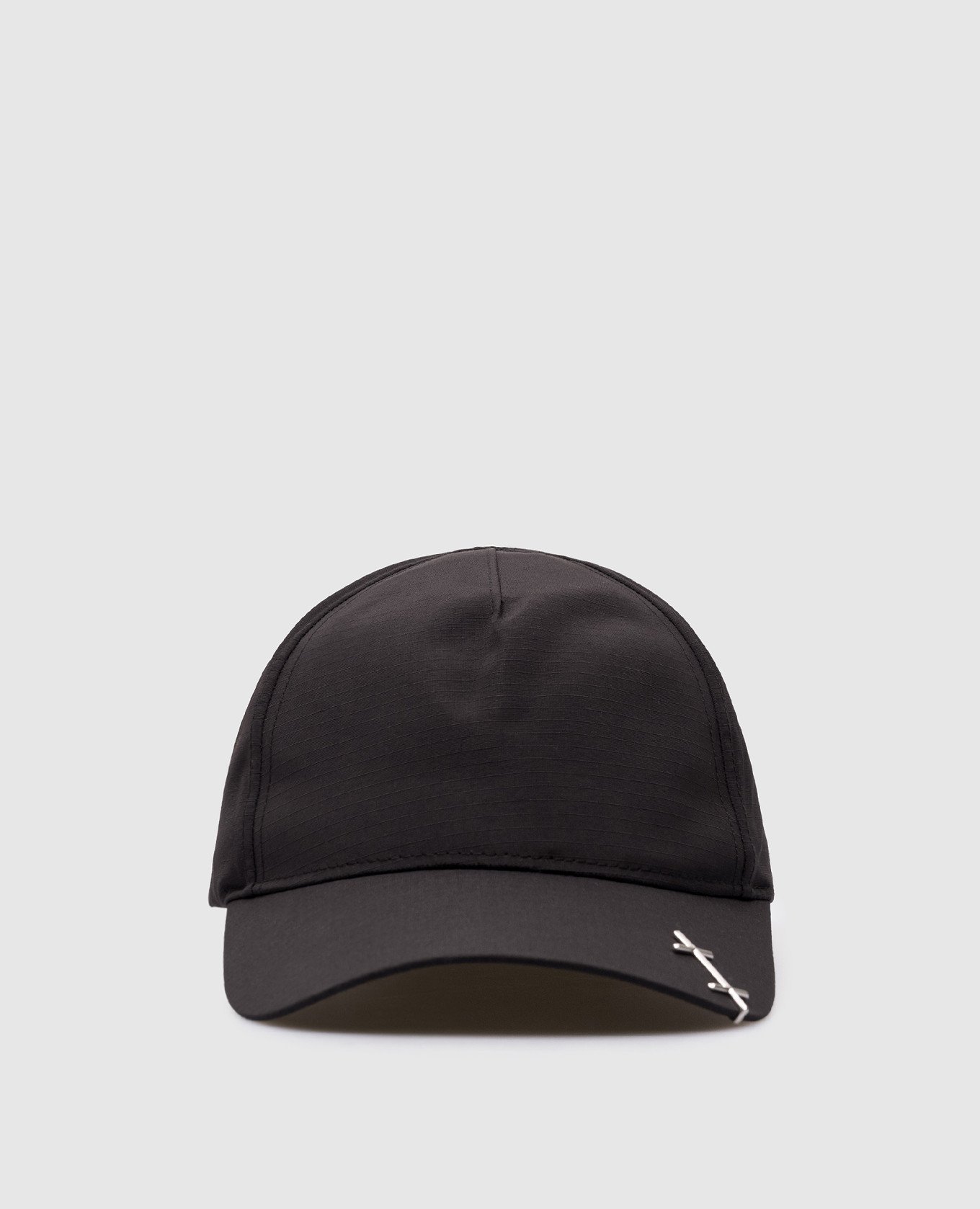 

Black cap with metal logo Heliot Emil, Черный