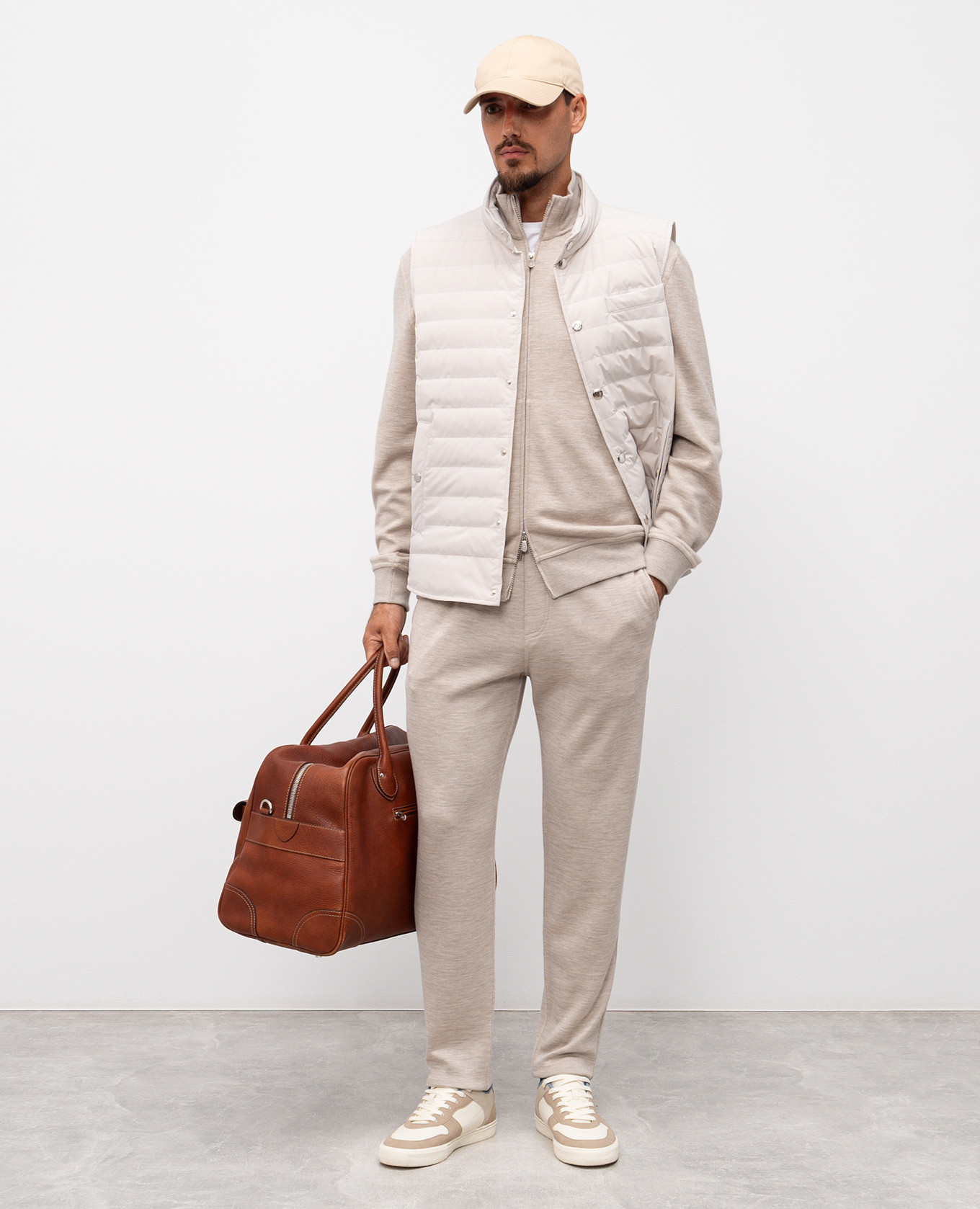 

Beige cashmere and silk sweatpants Brunello Cucinelli
