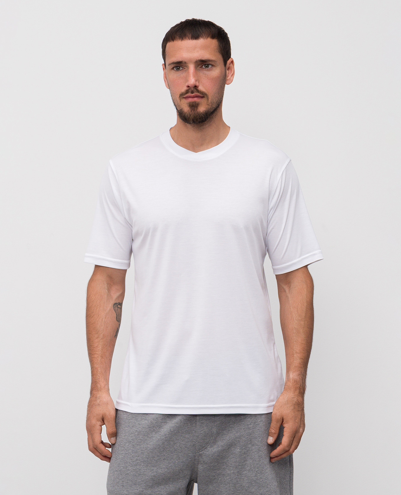 

White T-shirt with decorative collar Cashmere&Whiskey