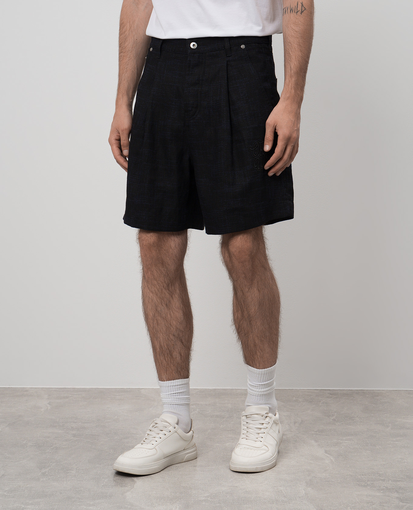 

Black linen shorts with logo embroidery Off-White