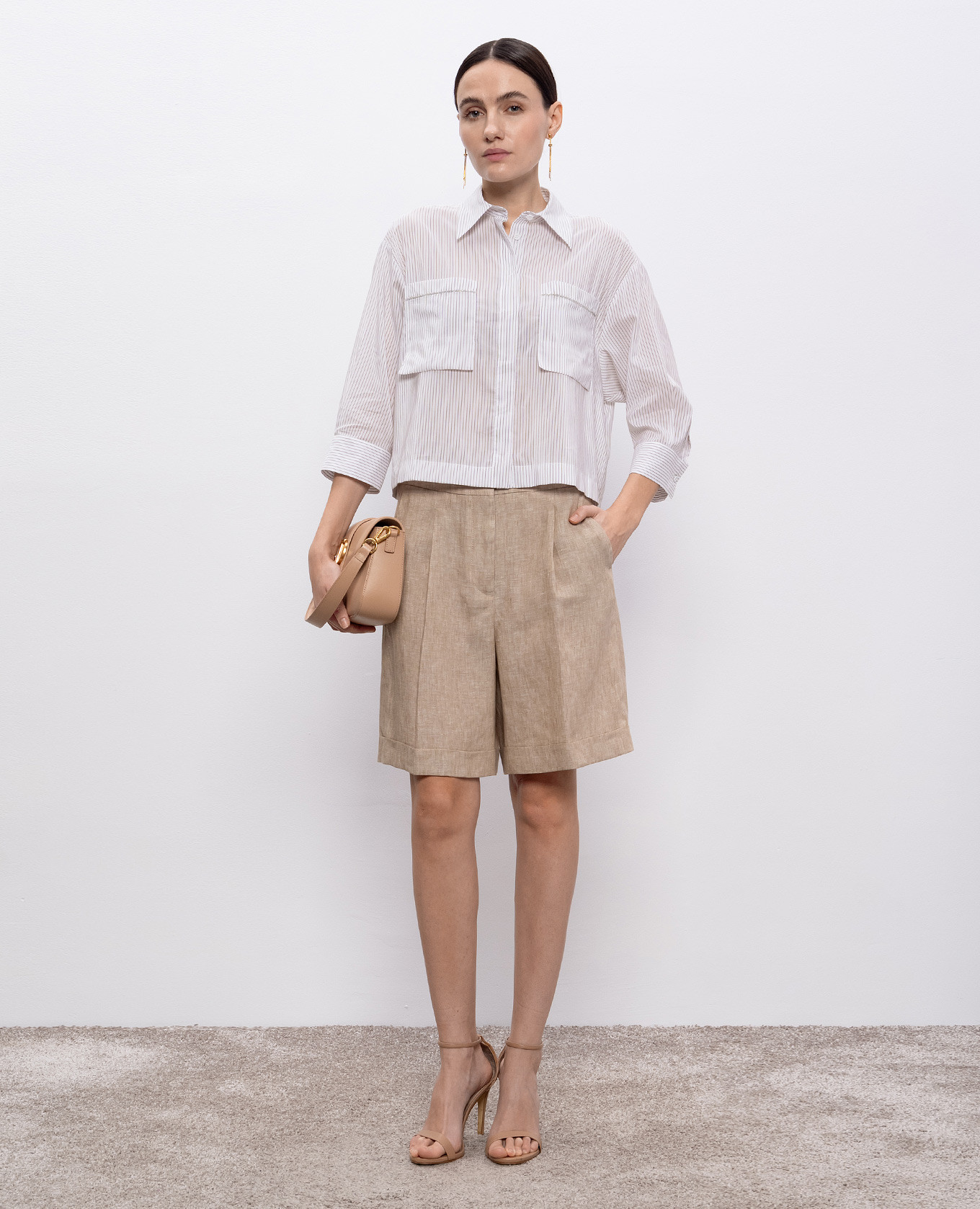 

Beige linen shorts Peserico
