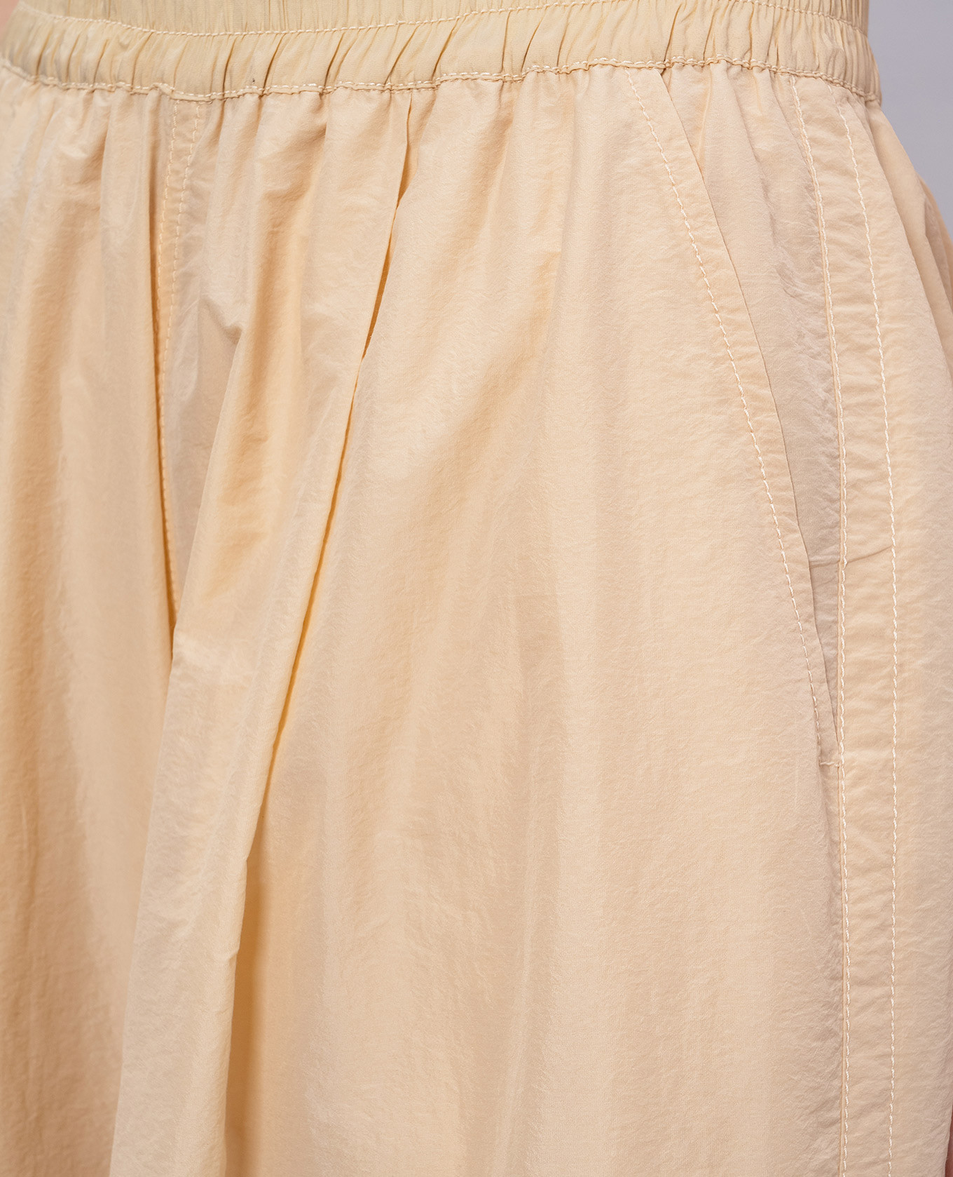 

Orange pants Philosophy di Lorenzo Serafini, Yellow