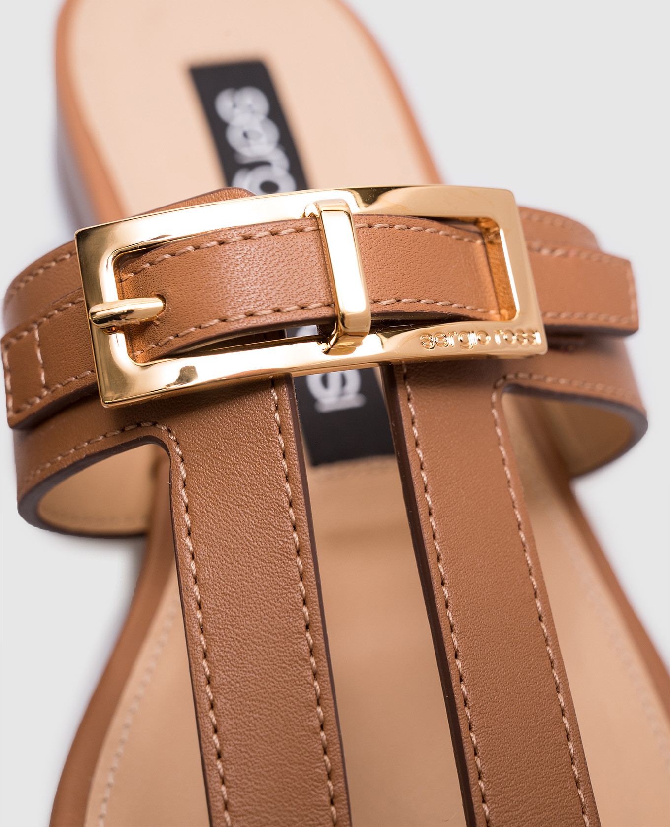 

Brown leather Nora flip-flops with Sergio Rossi
