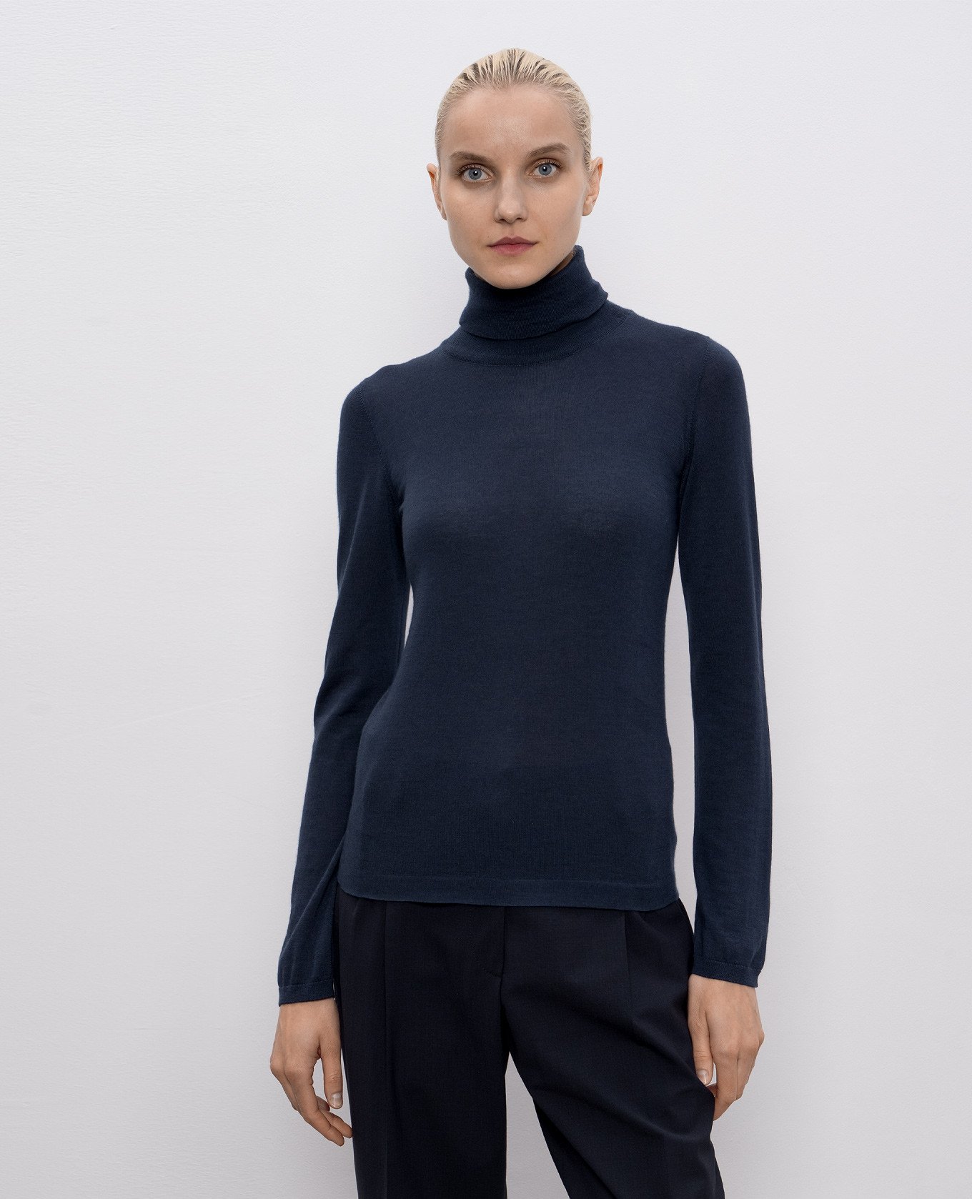 

Blue cashmere and silk turtleneck Brunello Cucinelli