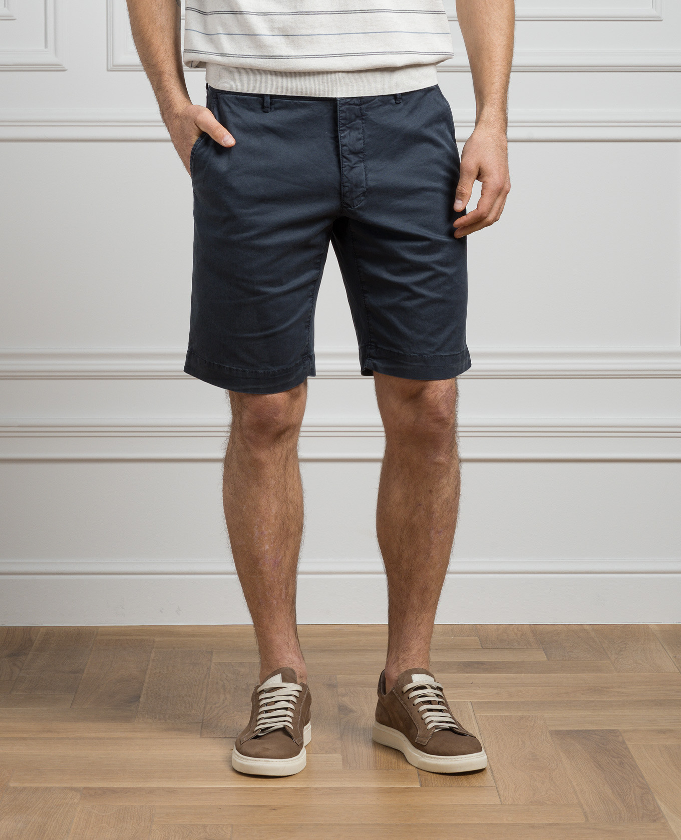 

Blue shorts with logo embroidery Incotex