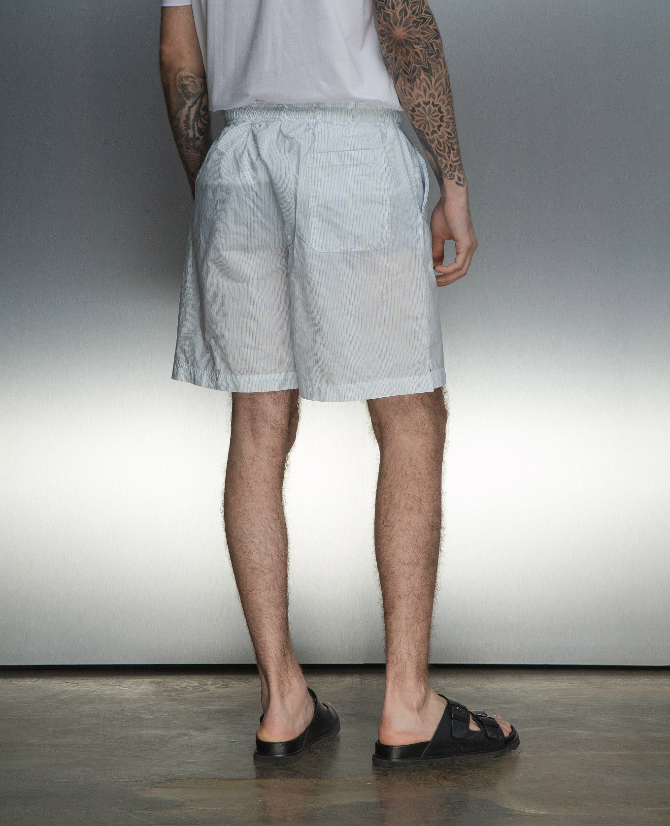 White shorts in a stripe with a logo Vetements 4