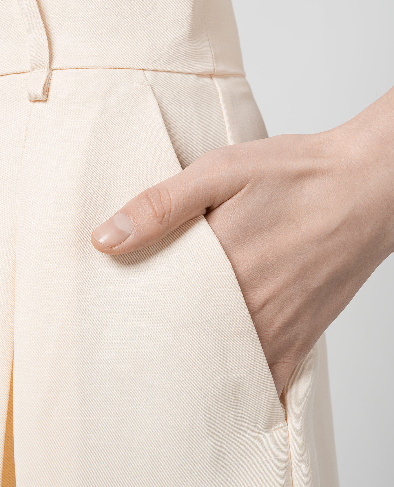 

Beige shorts with linen Twinset